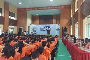Hoạt động ngoại khóa An toàn giao thông "Vì nụ cười ngày mai" của Trường THCS CLC Dương Phúc Tư
